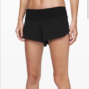 black speed up 2 inch lululemon shorts.